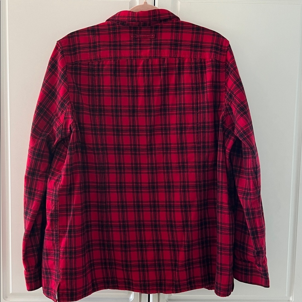 Women’s Duluth, red and black button-down flannel - Picture 4 of 4